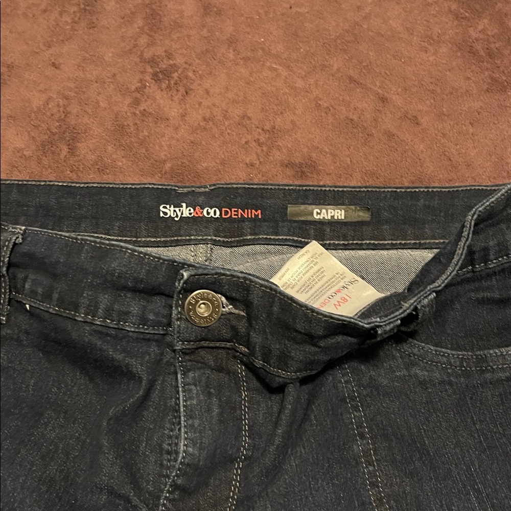 Style & Co. Women’s Indigo Denim Capri Jeans size 18W
